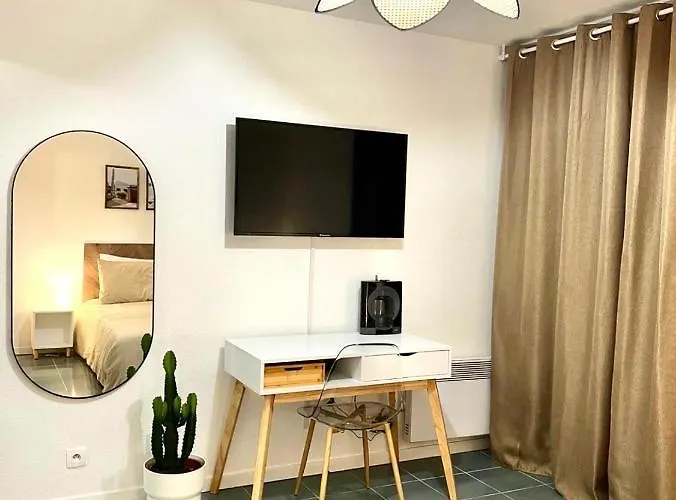 Lumineux 25m2 , 2min Metro Compans, Wifi Fibre Et Entree Autonome * Toulouse